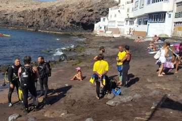 Nueva limpieza de los fondos marinos de Tufia (Foto TA)